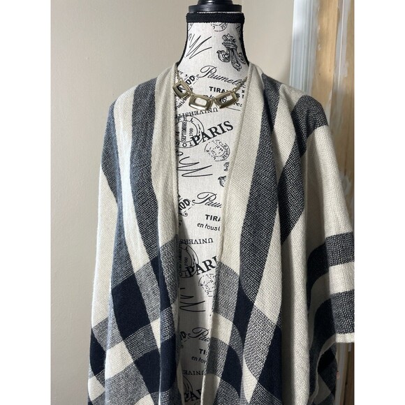 Banana Republic Shrug Shawl Wrap Sweater Cardigan Plaid Western Fringe One Size - Picture 2 of 7